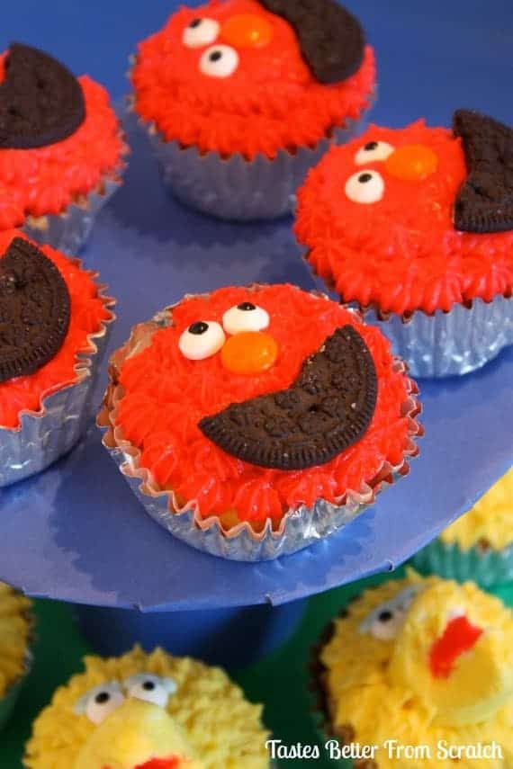 Elmo cupcakes.