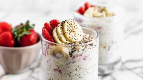 https://tastesbetterfromscratch.com/wp-content/uploads/2015/07/Strawberry-Overnight-Oats-2-480x270.jpg