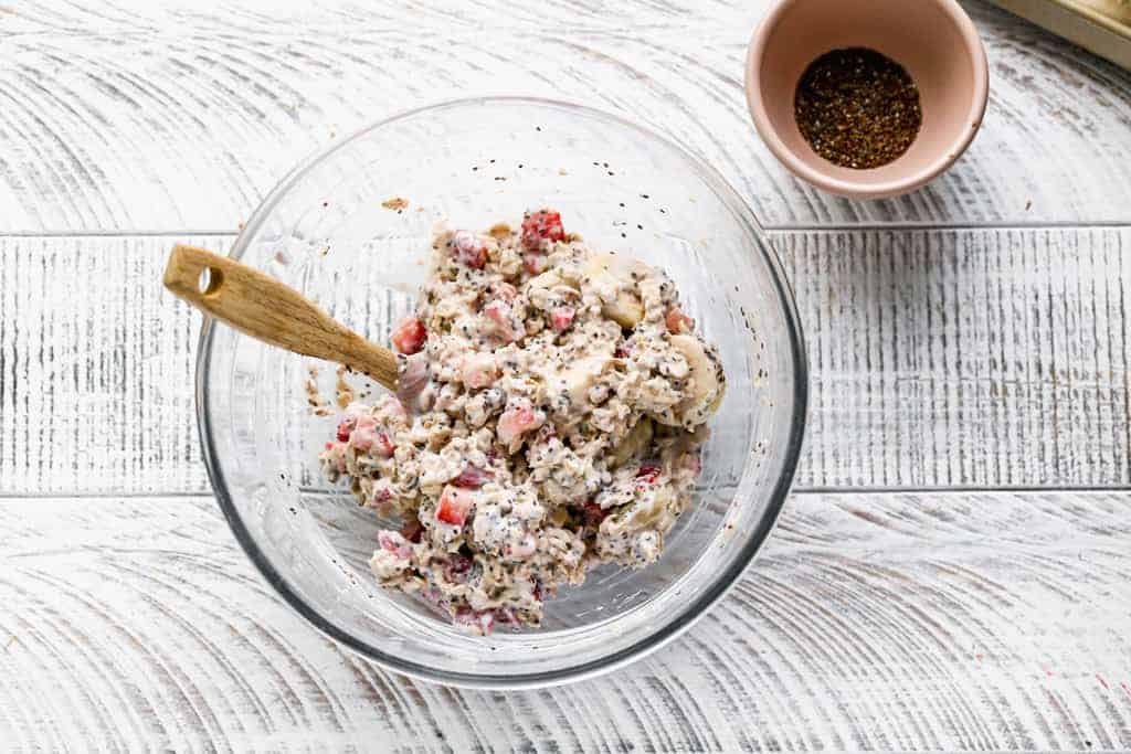 https://tastesbetterfromscratch.com/wp-content/uploads/2015/07/Strawberry-Overnight-Oats-7.jpg