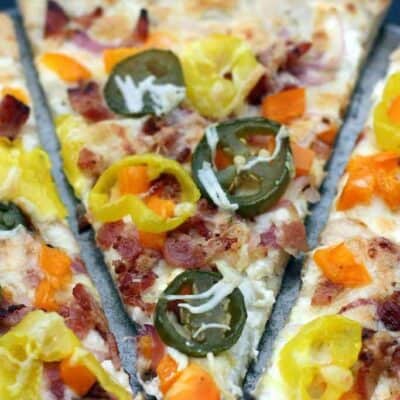 Loaded Jalapeño Popper Pizza recipe from TastesBetterFromScratch.com