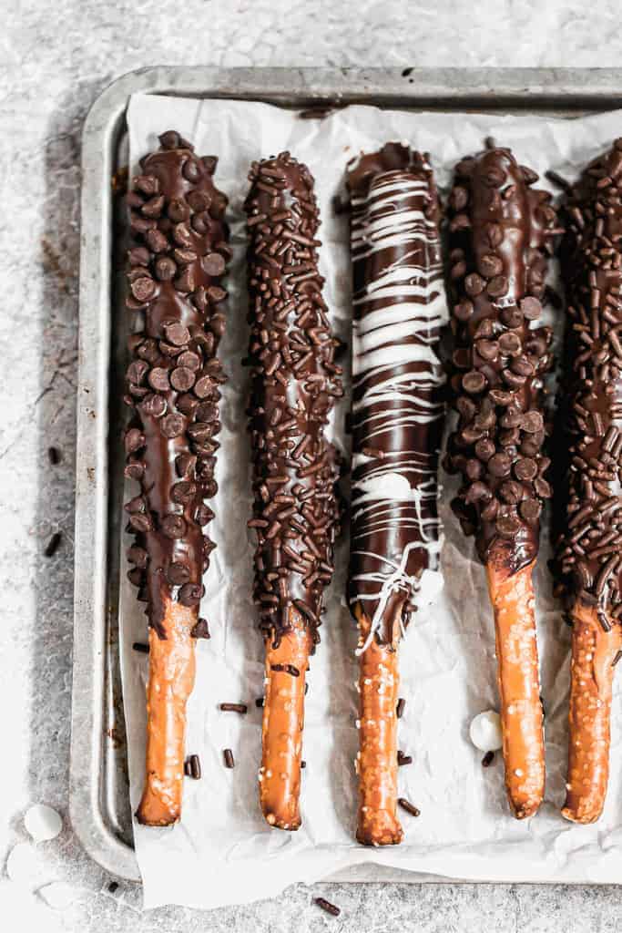 chocolate dipped pretzel rods recipe