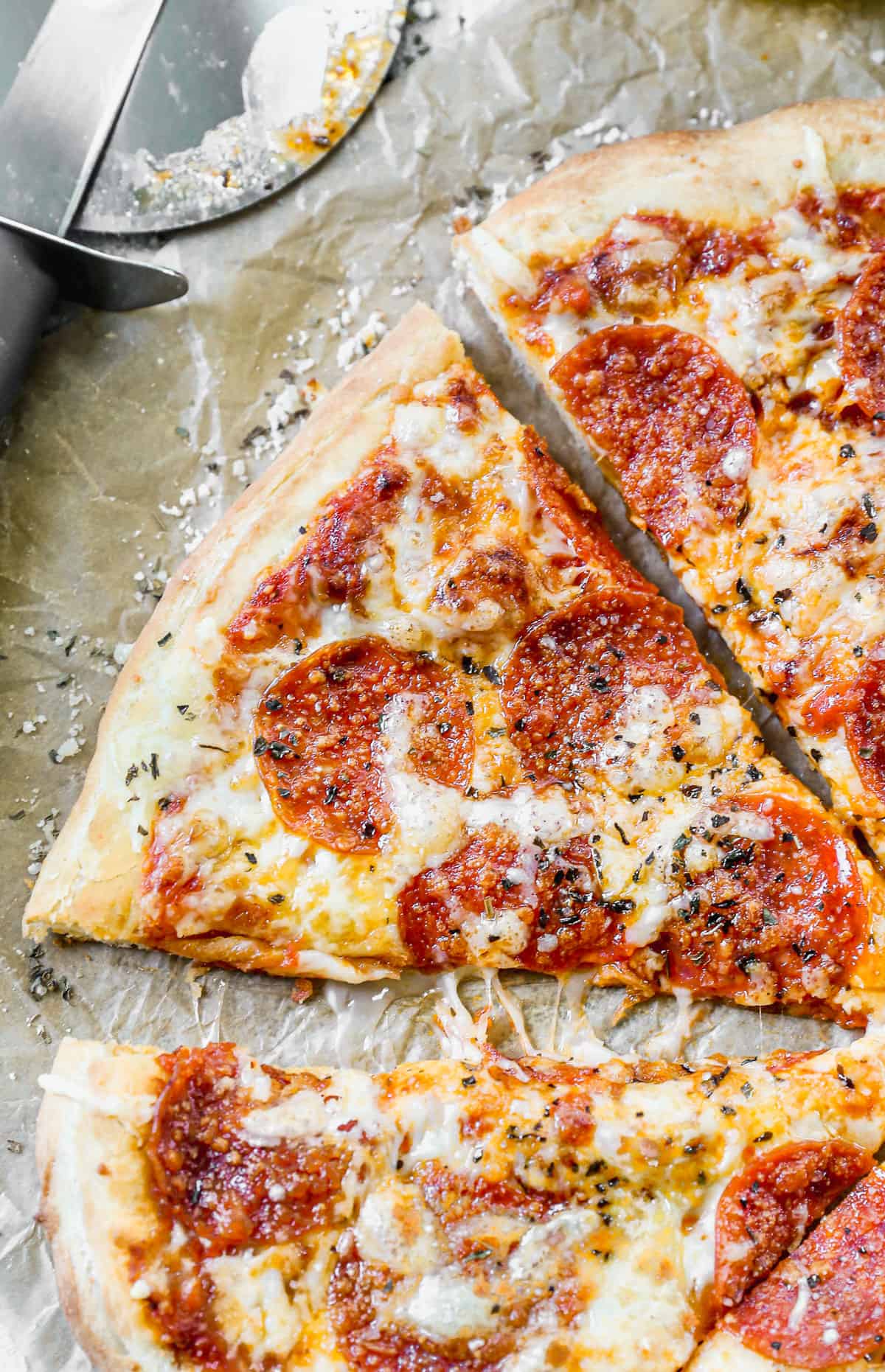 A close-up image of a homemade easy pepperoni pizza, ready to enjoy.