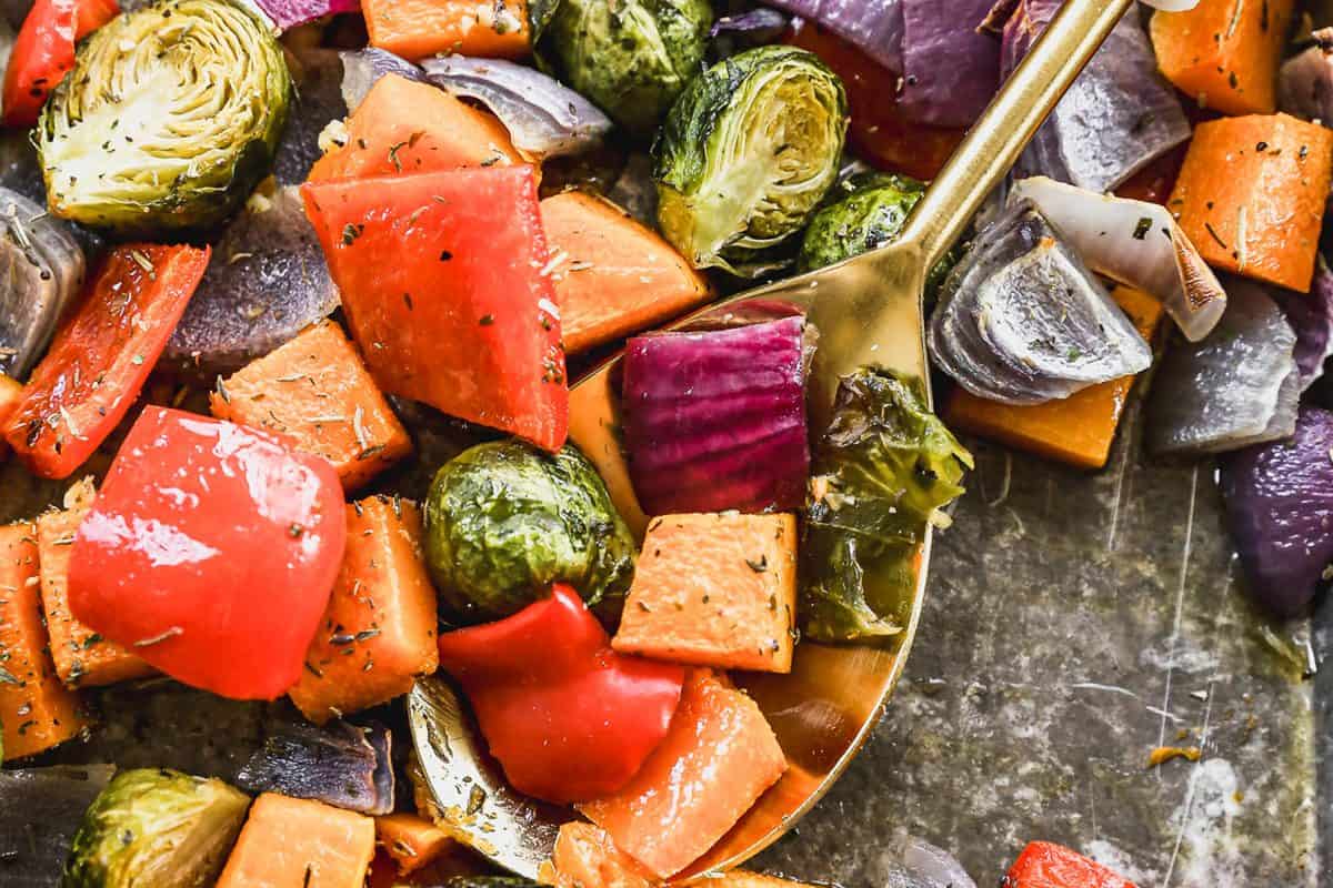This easy Roasted Vegetable Recipe works for practically any recipe. It's easy, quick, and full of flavor. It's a side dish that goes with practically anything!