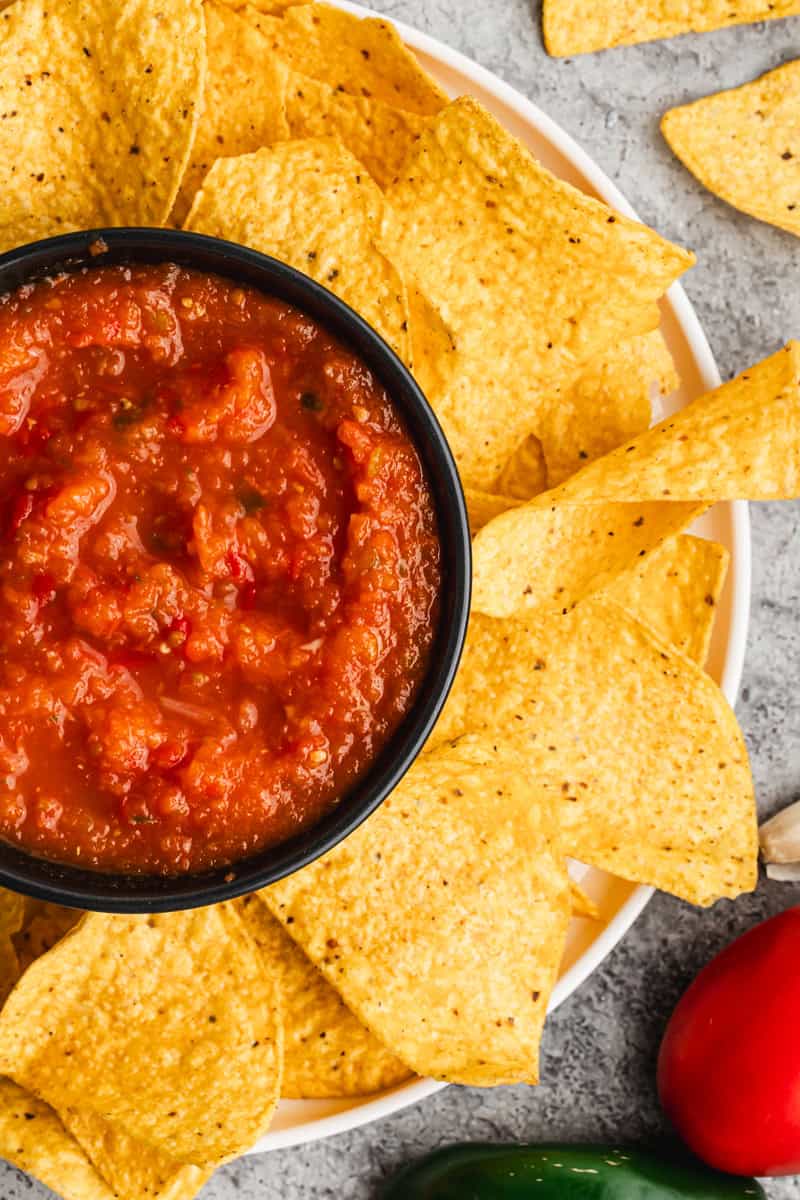 A bright and smoky tomato salsa made in just 15 minutes. Perfect for tacos, pupusas, chimichangas.