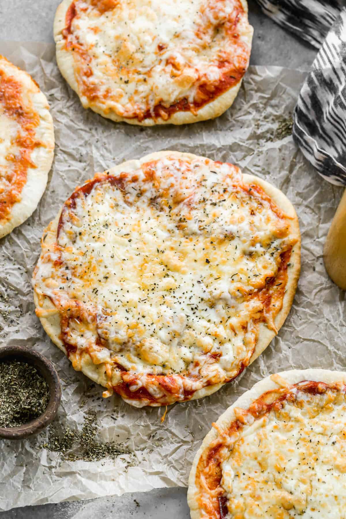 This air fryer pizza recipe is a time-saving dinner solution with big flavor and zero fuss.