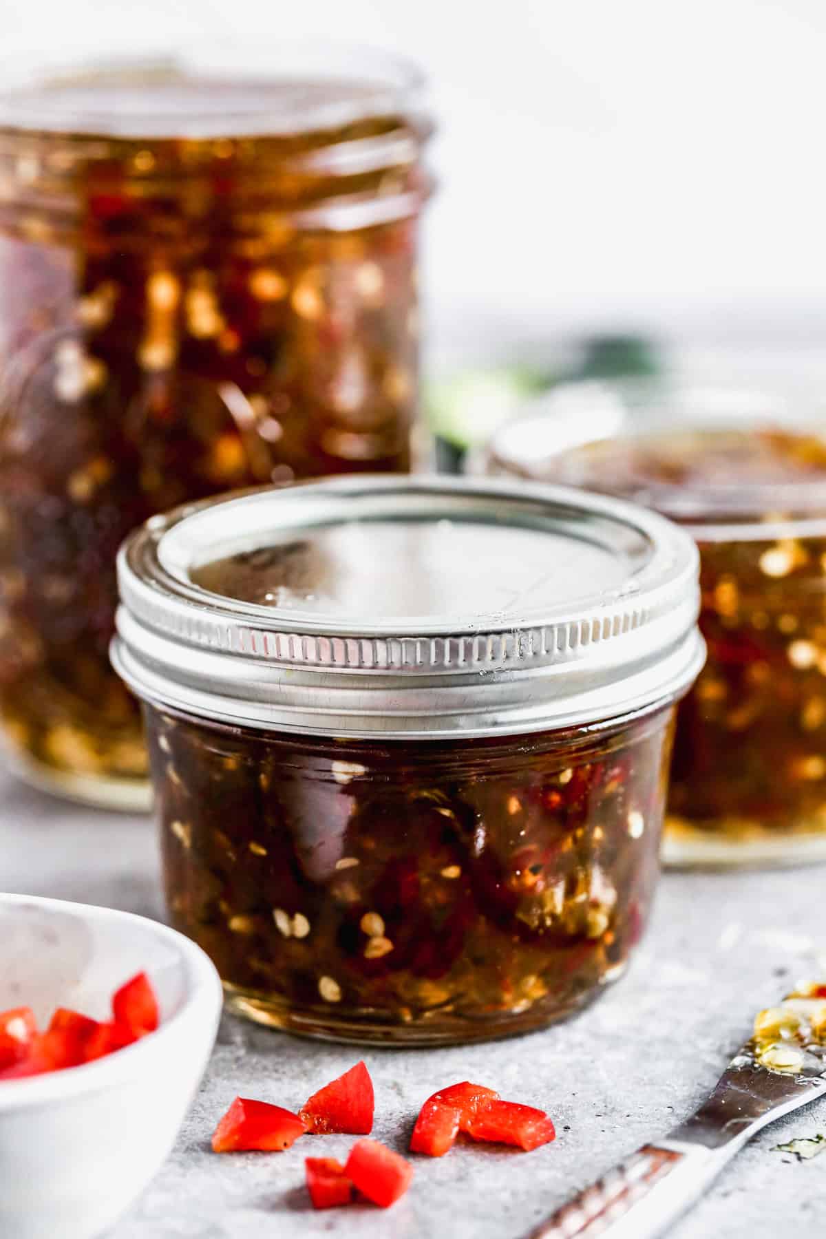 This pepper jelly adds a sweet‑spicy kick to snacks and gifts.