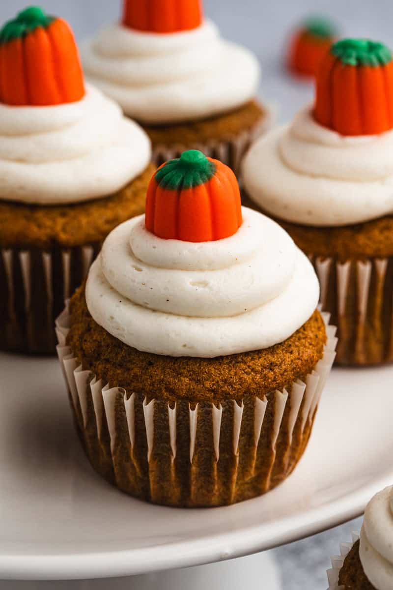 These pumpkin cupcakes are perfect for autumn parties or cozy Halloween nights in.