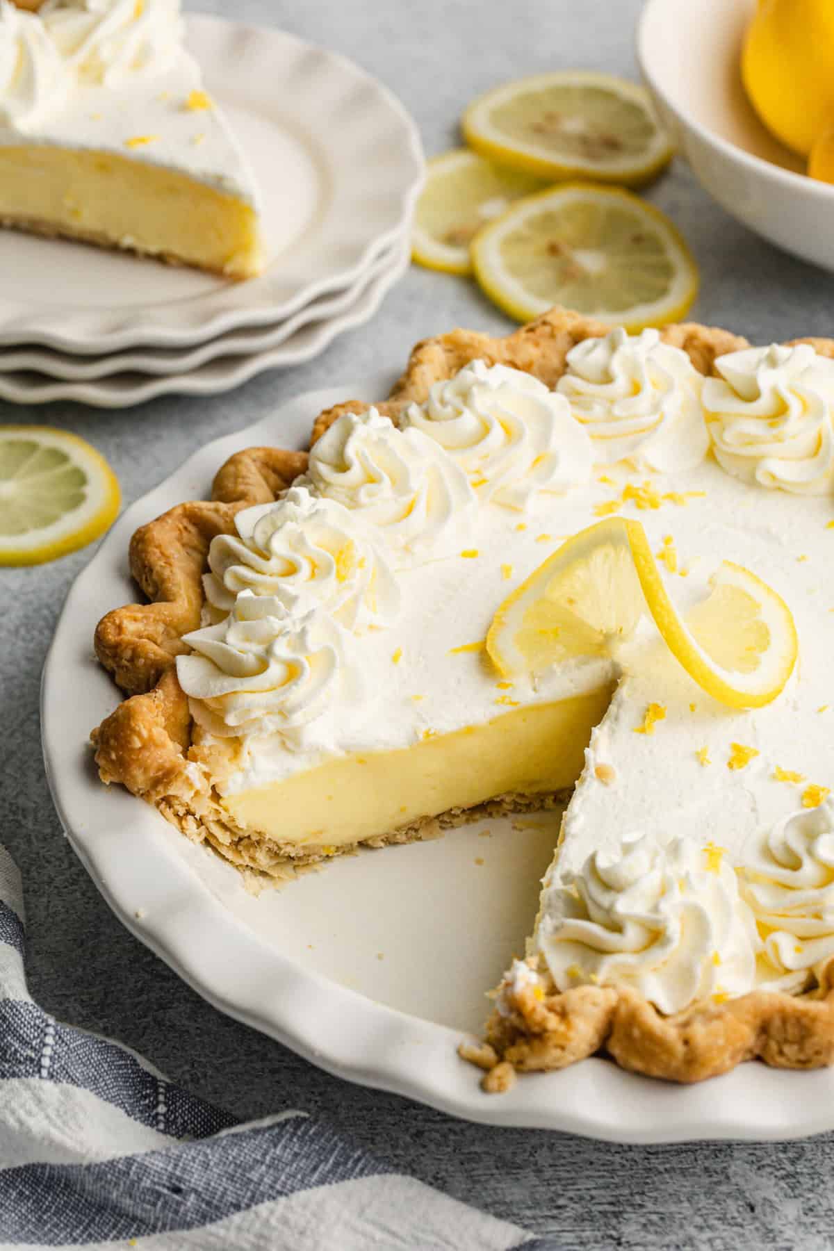 A lemon cream pie recipe with silky filling and bright citrus taste for dessert.