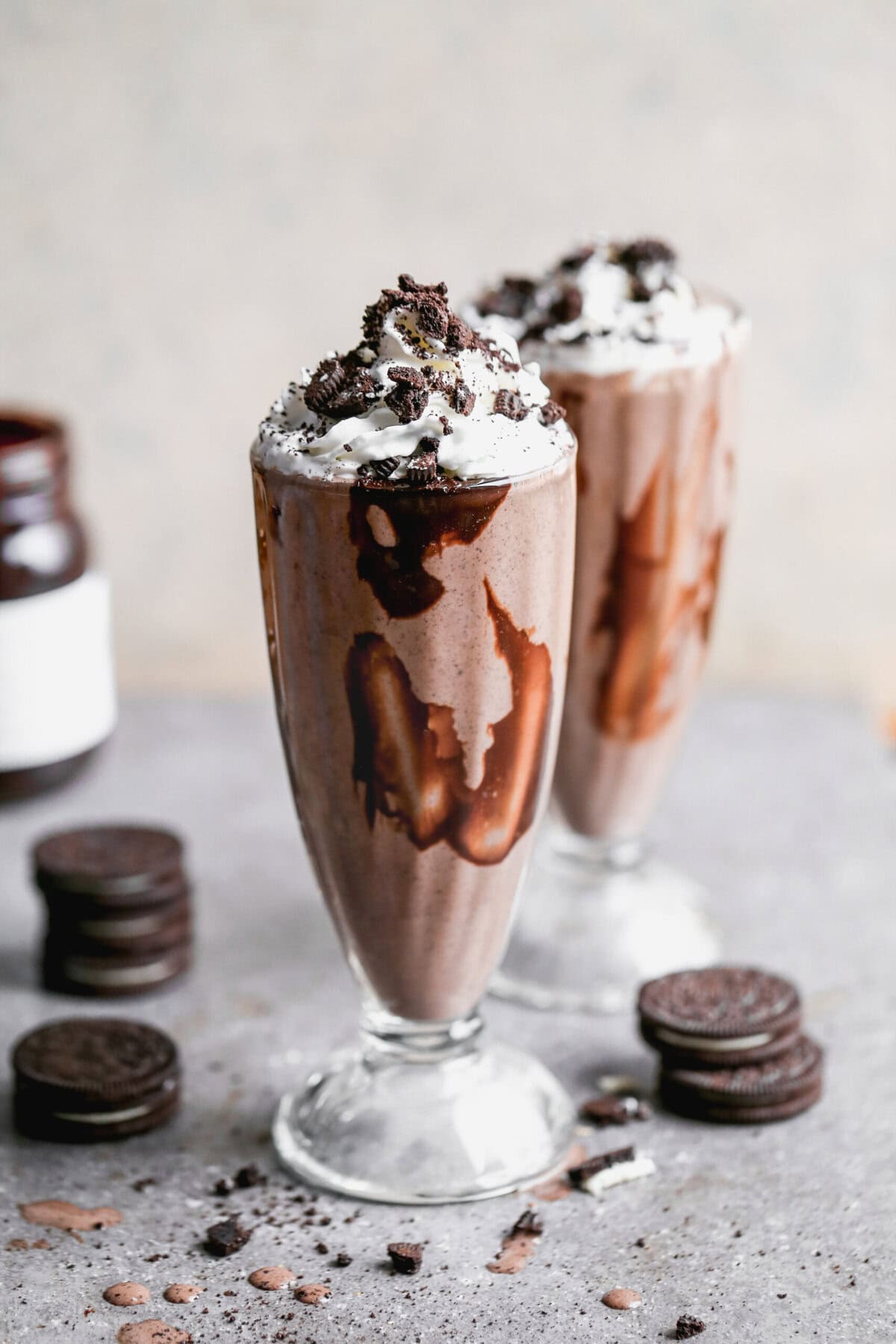 Oreo Milkshake is a simple way to turn a 9 PM craving into a cold, sippable treat.