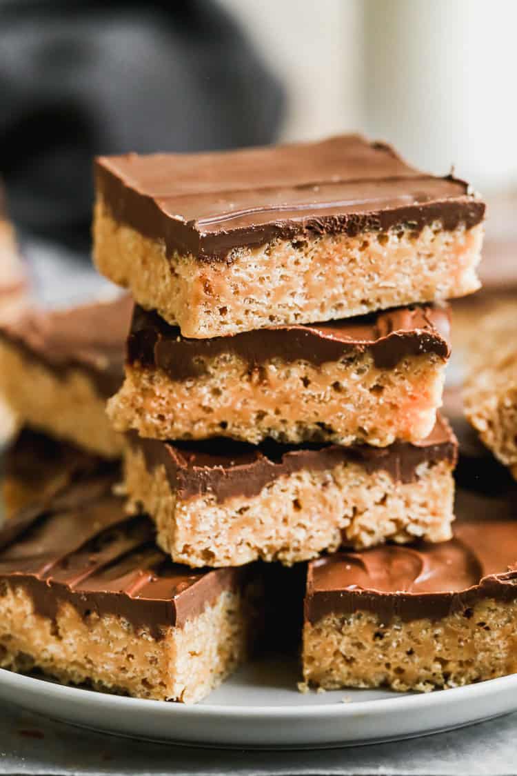 Scotcharoos are a no-bake Father’s Day treat that kids can help make fast for an instant sweet win.