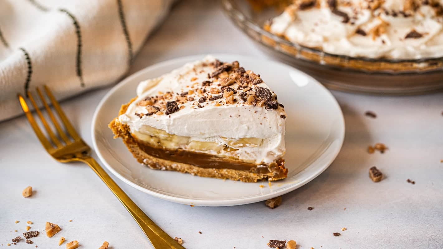 Banoffee Pie is a fun make-ahead Father’s Day dessert that kids can layer and chill for a sweet surprise.