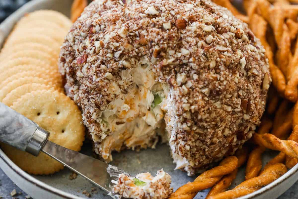 Fresh holiday inspiration with research behind it: discover 10 trends and approachable TBFS recipes for Thanksgiving, Christmas, and cozy gatherings.